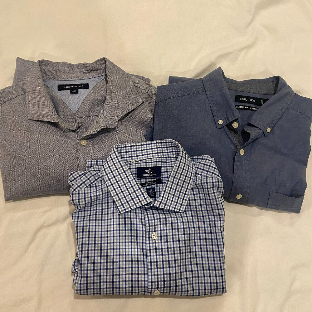Lot of 3 men’s button down dress shirts – like new. Hilfiger, Nautica, Dockers.